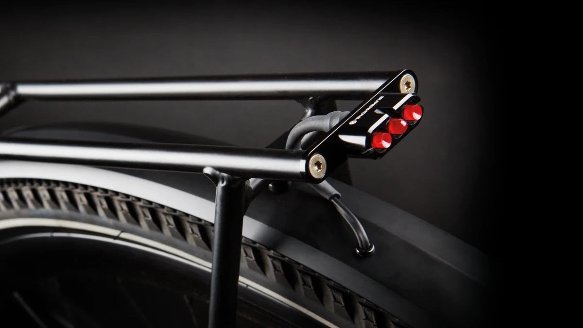 SUPERNOVA E3 Tail Light 2 E-Bike Rücklicht | Gepäckträgermontage 50 mm | 12 V | StVZO E-25 - RAAAD.de