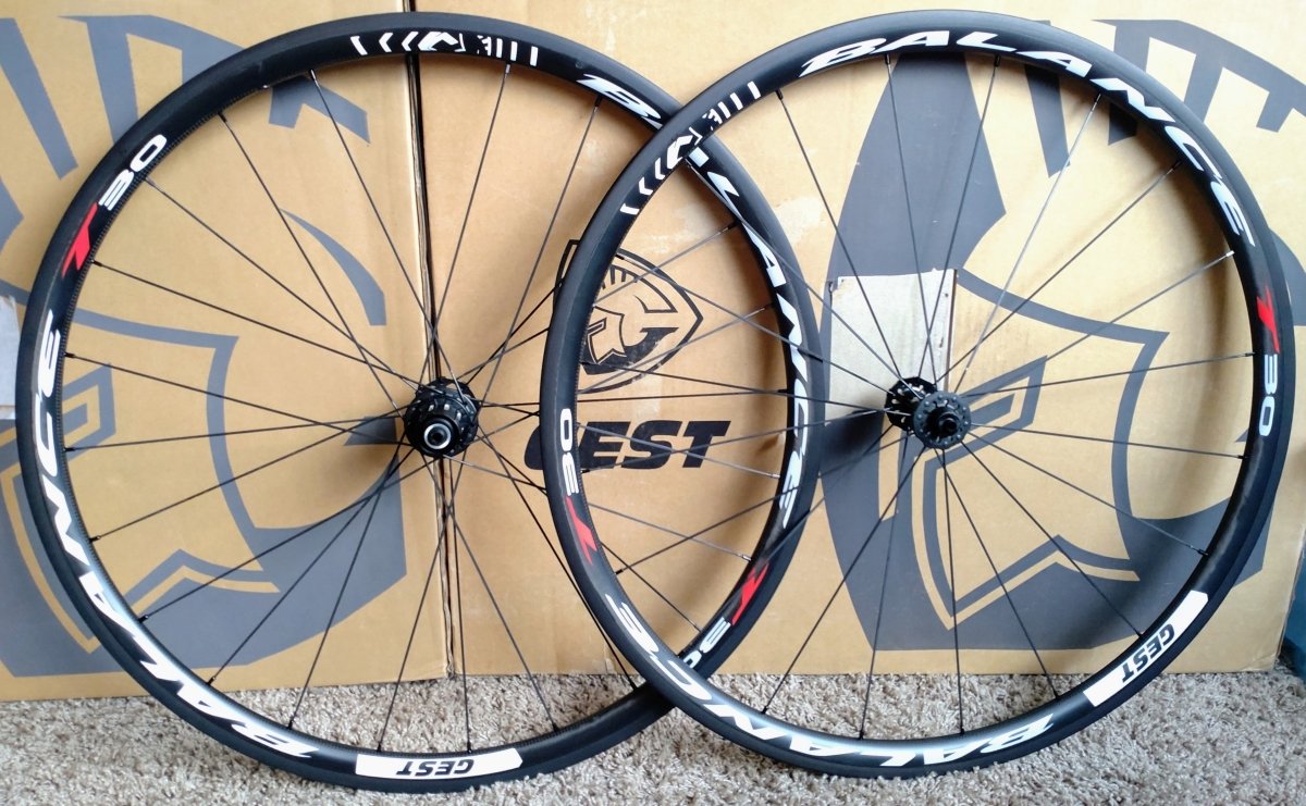 GEST Balance T30 CARBON Rennrad Aero Laufradsatz Tubular - RAAAD.de